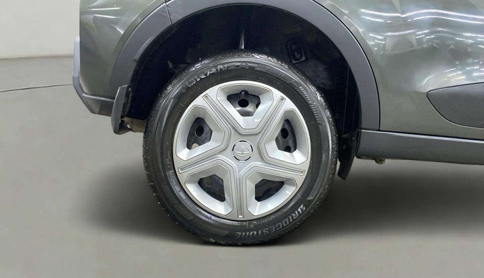 2021 Tata NEXON XM SUNROOF PETROL, Petrol, Manual, 18,720 km, Right Rear Wheel