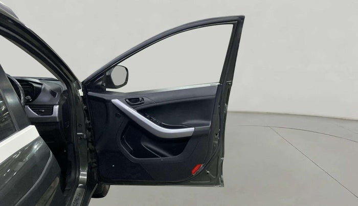 2021 Tata NEXON XM SUNROOF PETROL, Petrol, Manual, 18,720 km, RHS Front Door