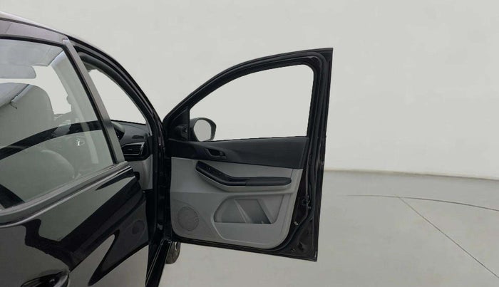2023 Tata Tiago XTA PETROL, Petrol, Automatic, 1,632 km, RHS Front Door