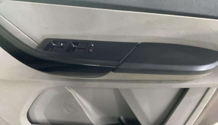 2018 Tata Tiago XZ PETROL, Petrol, Manual, 67,350 km, Driver Side Door Panels Control