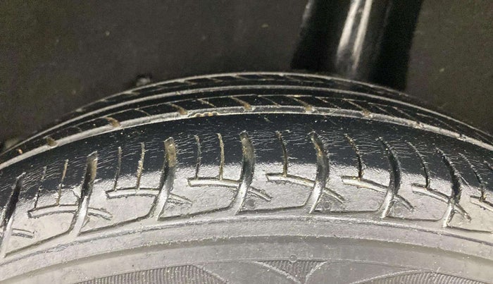 2017 Maruti Baleno DELTA DIESEL 1.3, Diesel, Manual, 85,199 km, Left Rear Tyre Tread