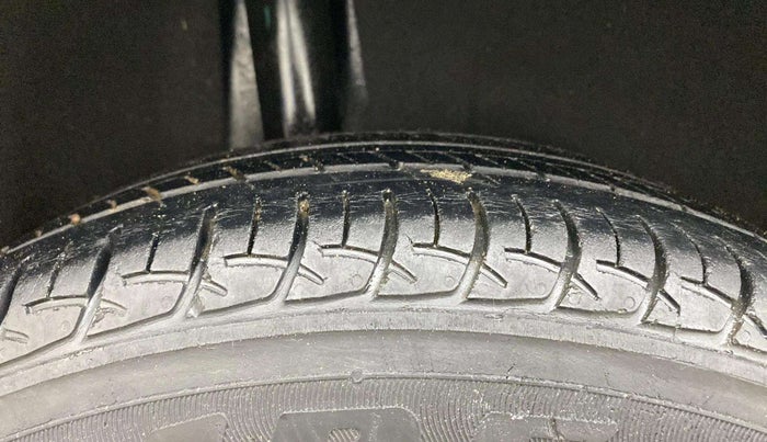 2017 Maruti Baleno DELTA DIESEL 1.3, Diesel, Manual, 85,199 km, Right Rear Tyre Tread