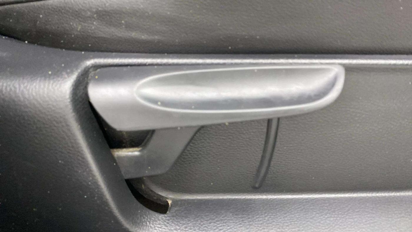 2018 Volkswagen Polo HIGHLINE PLUS 1.0 16 ALLOY, CNG, Manual, 43,183 km, Driver Side Adjustment Panel