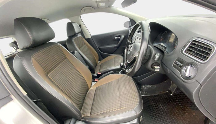 2018 Volkswagen Polo HIGHLINE PLUS 1.0 16 ALLOY, CNG, Manual, 43,183 km, Right Side Front Door Cabin