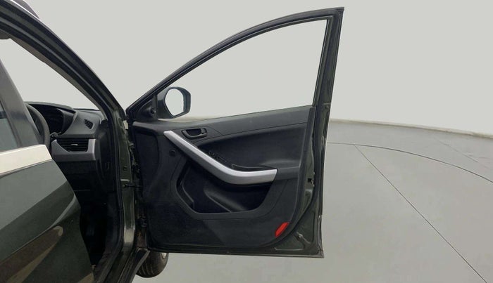 2023 Tata NEXON XM SUNROOF PETROL, Petrol, Manual, 12,956 km, RHS Front Door