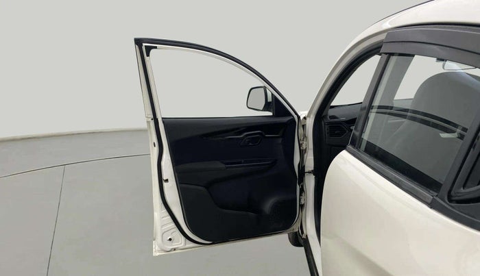2018 Mahindra KUV 100 NXT K8 P 6 STR, Petrol, Manual, 31,210 km, LHS Front Door