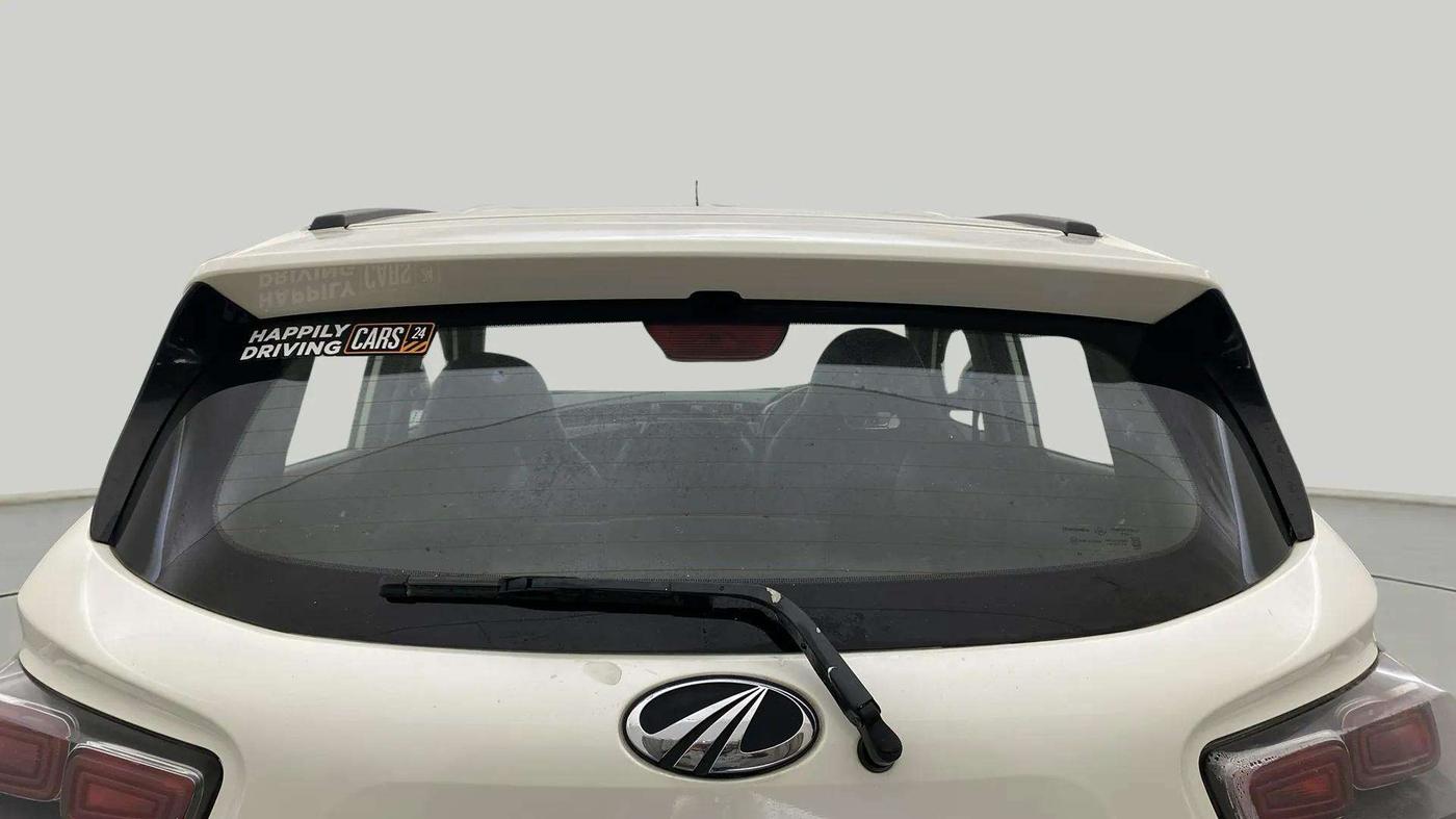 2018 Mahindra KUV 100 NXT K8 P 6 STR, Petrol, Manual, 31,210 km, Rear Windshield