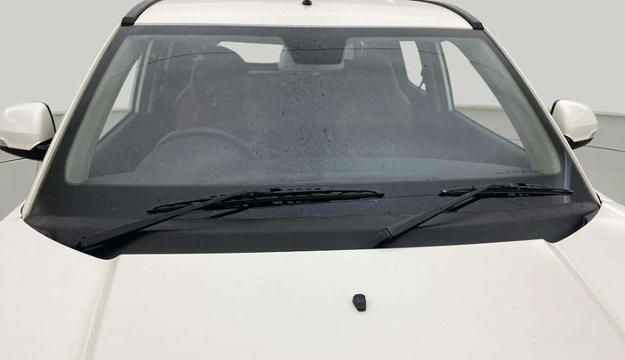 2018 Mahindra KUV 100 NXT K8 P 6 STR, Petrol, Manual, 31,210 km, Front Windshield