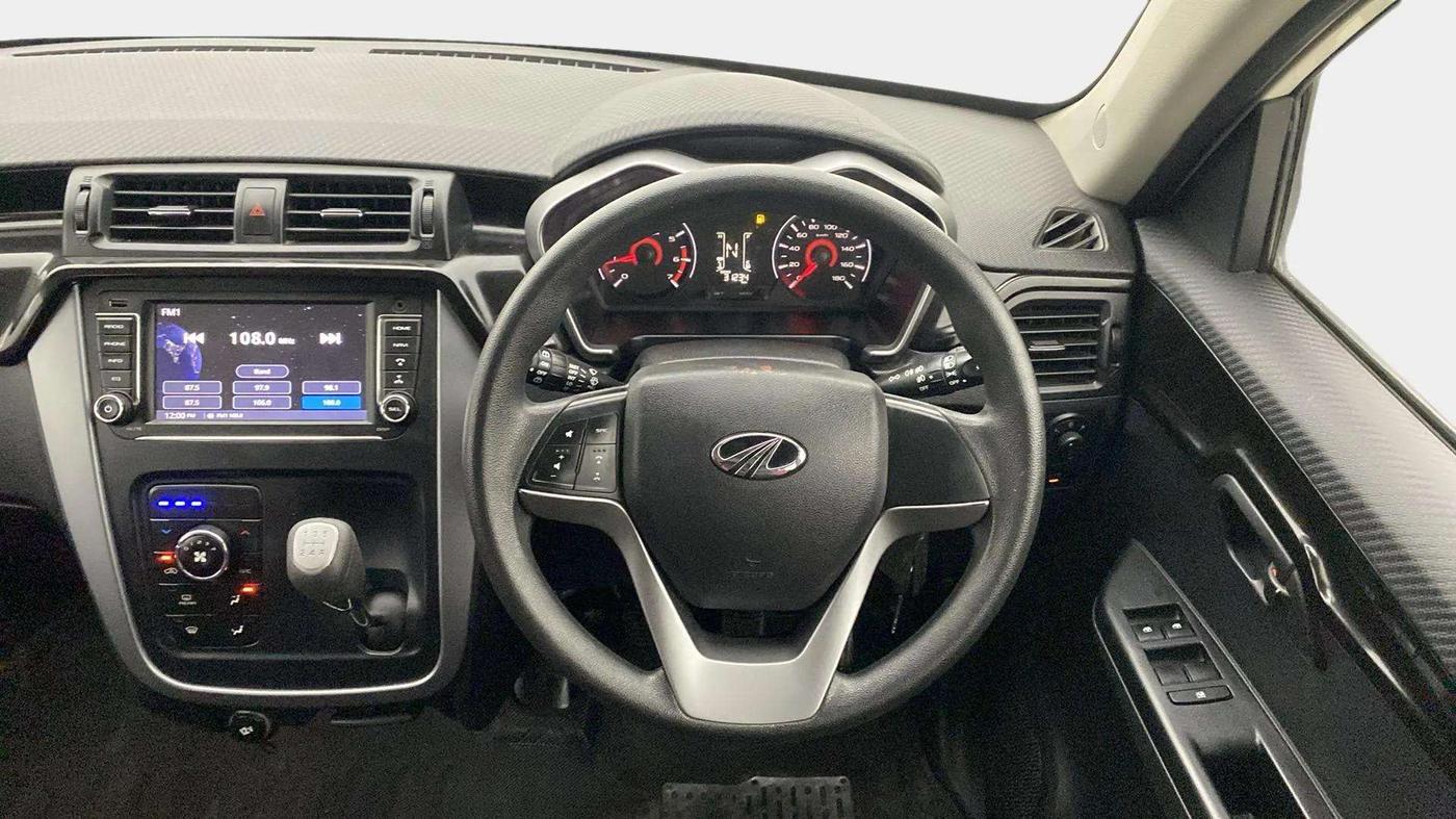 2018 Mahindra KUV 100 NXT K8 P 6 STR, Petrol, Manual, 31,210 km, Steering Wheel Close Up