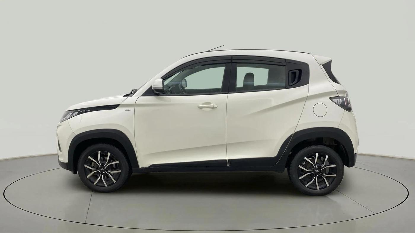 2018 Mahindra KUV 100 NXT K8 P 6 STR, Petrol, Manual, 31,210 km, Left Side