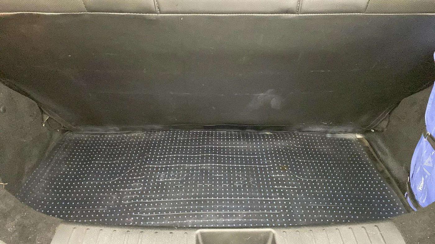 2018 Mahindra KUV 100 NXT K8 P 6 STR, Petrol, Manual, 31,210 km, Boot Inside