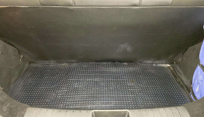 2018 Mahindra KUV 100 NXT K8 P 6 STR, Petrol, Manual, 31,210 km, Boot Inside
