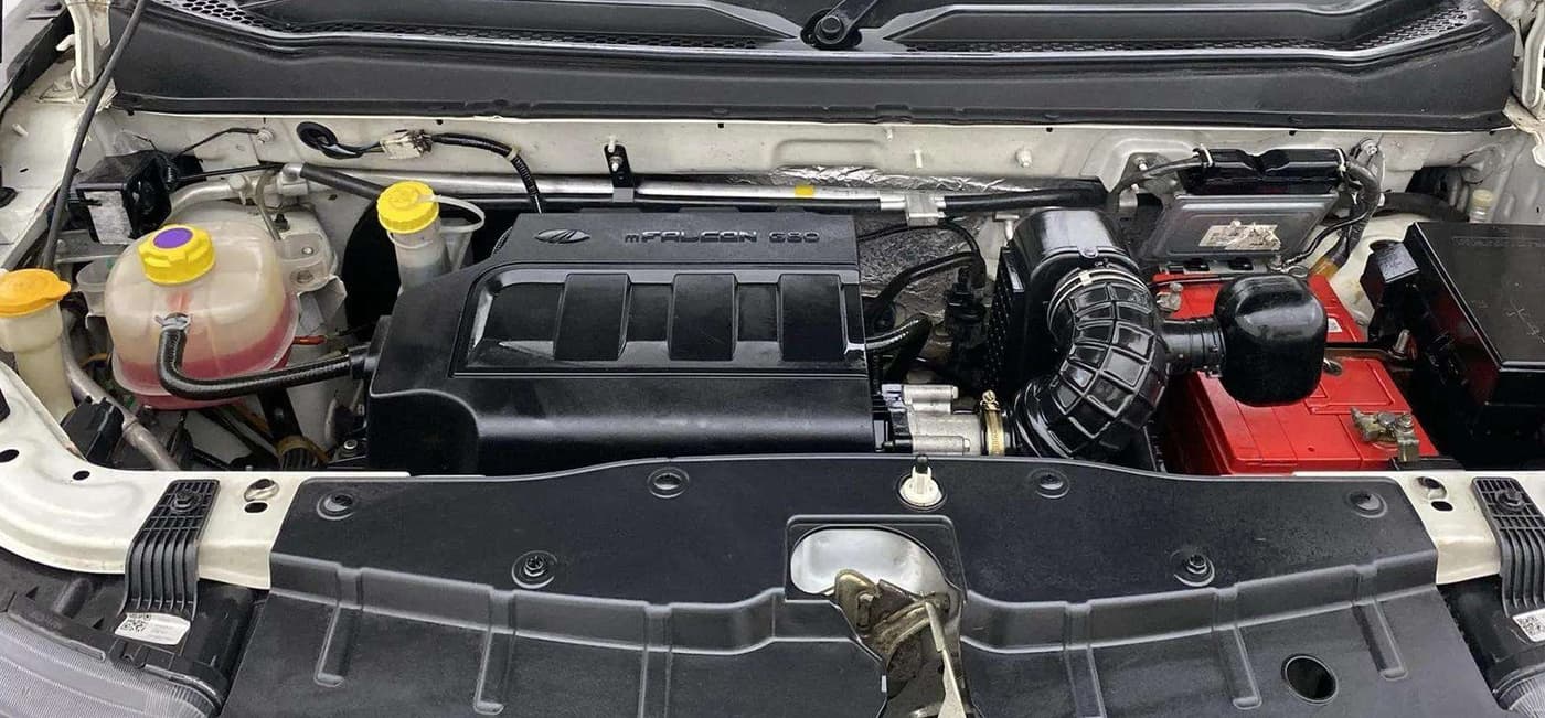 2018 Mahindra KUV 100 NXT K8 P 6 STR, Petrol, Manual, 31,210 km, Engine View