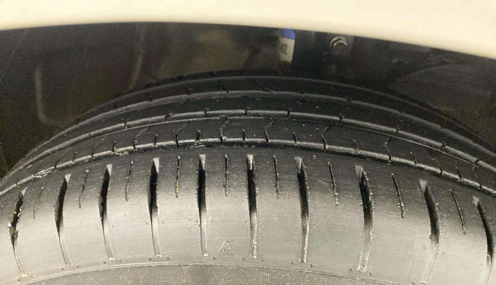 2024 Maruti Baleno SIGMA PETROL 1.2, Petrol, Manual, 10,632 km, Right Front Tyre Tread