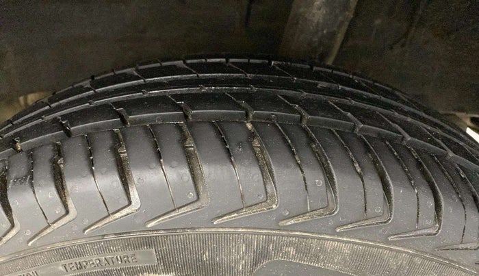2019 Renault Kwid RXT 0.8 (O), Petrol, Manual, 50,612 km, Left Rear Tyre Tread