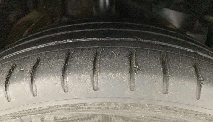 2021 MG HECTOR SHARP 1.5 PETROL CVT, Petrol, Automatic, 62,000 km, Right Front Tyre Tread