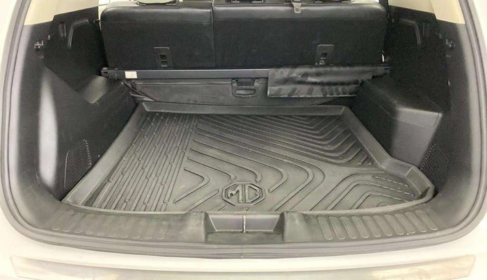 2021 MG HECTOR SHARP 1.5 PETROL CVT, Petrol, Automatic, 62,000 km, Boot Inside