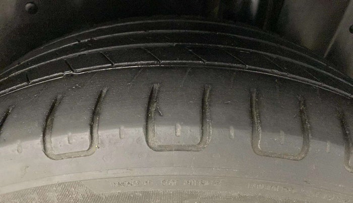 2021 MG HECTOR SHARP 1.5 PETROL CVT, Petrol, Automatic, 62,000 km, Left Front Tyre Tread