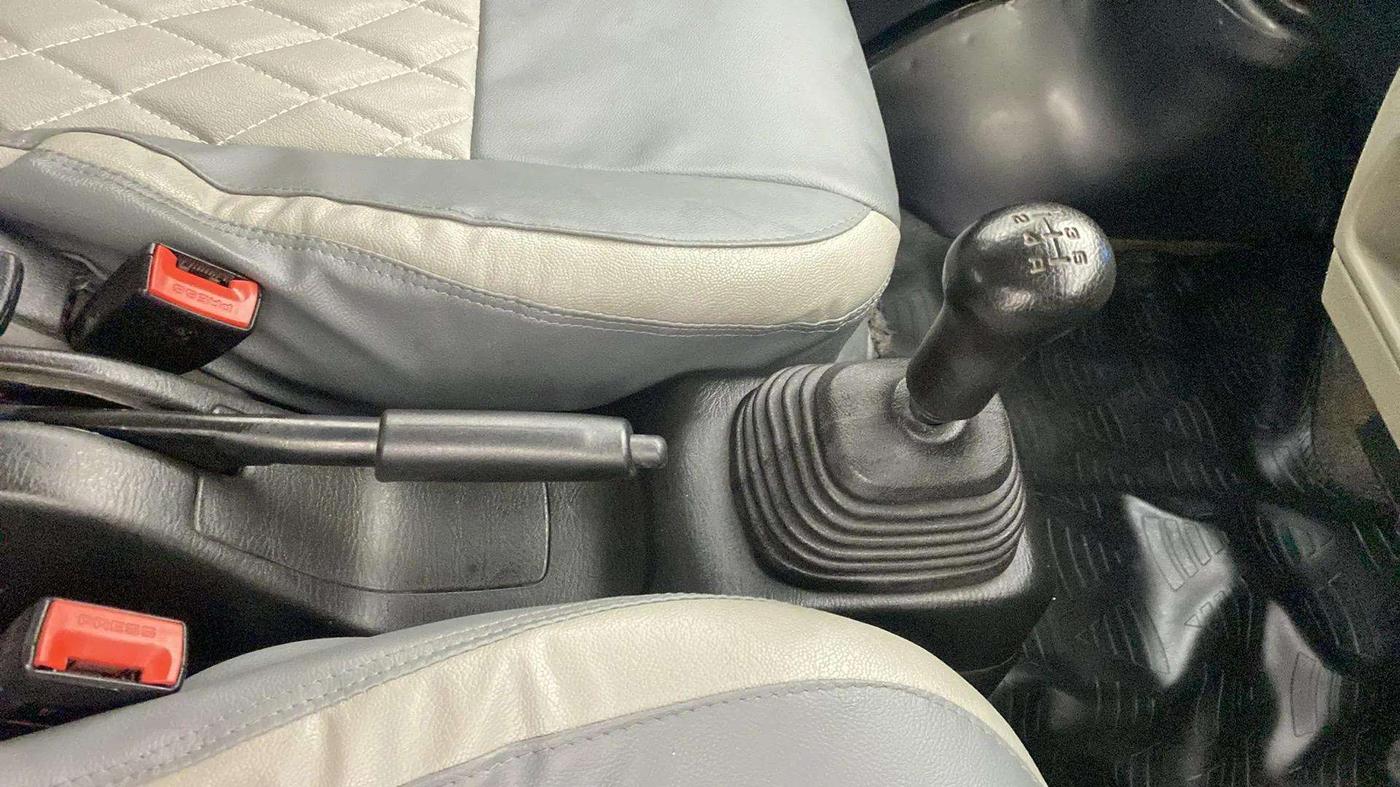 2017 Maruti Eeco 5 STR WITH A/C+HTR, Petrol, Manual, 64,439 km, Gear Lever