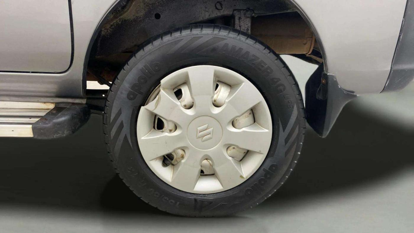 2017 Maruti Eeco 5 STR WITH A/C+HTR, Petrol, Manual, 64,439 km, Left Rear Wheel