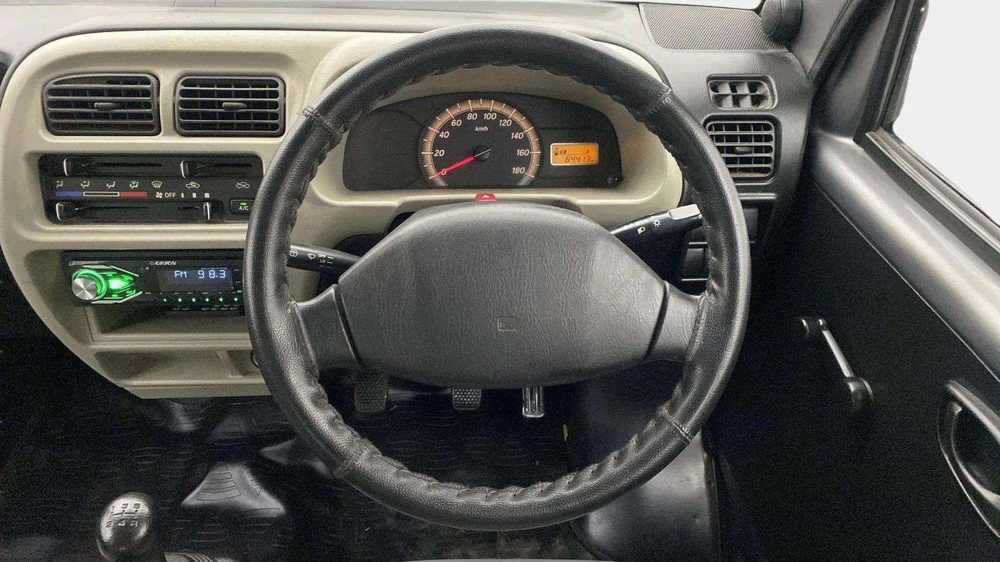 2017 Maruti Eeco 5 STR WITH A/C+HTR, Petrol, Manual, 64,439 km, Steering Wheel Close Up