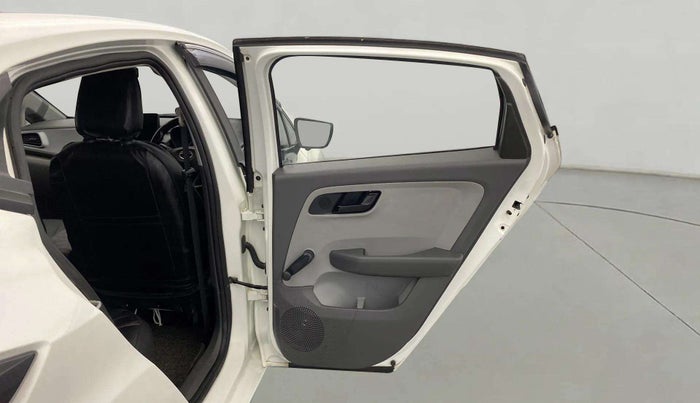 2020 Tata ALTROZ XE PETROL, CNG, Manual, 75,236 km, RHS Rear Door