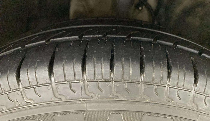 2020 Tata ALTROZ XE PETROL, CNG, Manual, 75,236 km, Right Front Tyre Tread