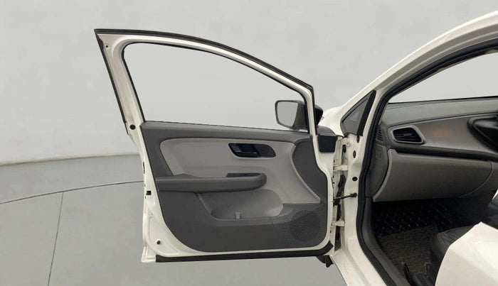2020 Tata ALTROZ XE PETROL, CNG, Manual, 75,236 km, LHS Front Door