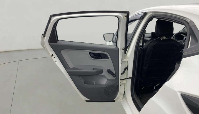 2020 Tata ALTROZ XE PETROL, CNG, Manual, 75,236 km, LHS Rear Door