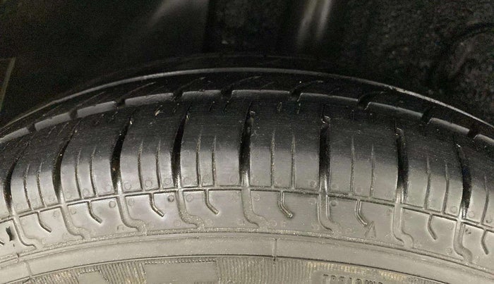 2020 Tata ALTROZ XE PETROL, CNG, Manual, 75,236 km, Right Rear Tyre Tread