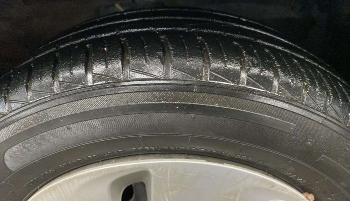 2014 Maruti Celerio VXI, Petrol, Manual, 83,705 km, Right Front Tyre Tread