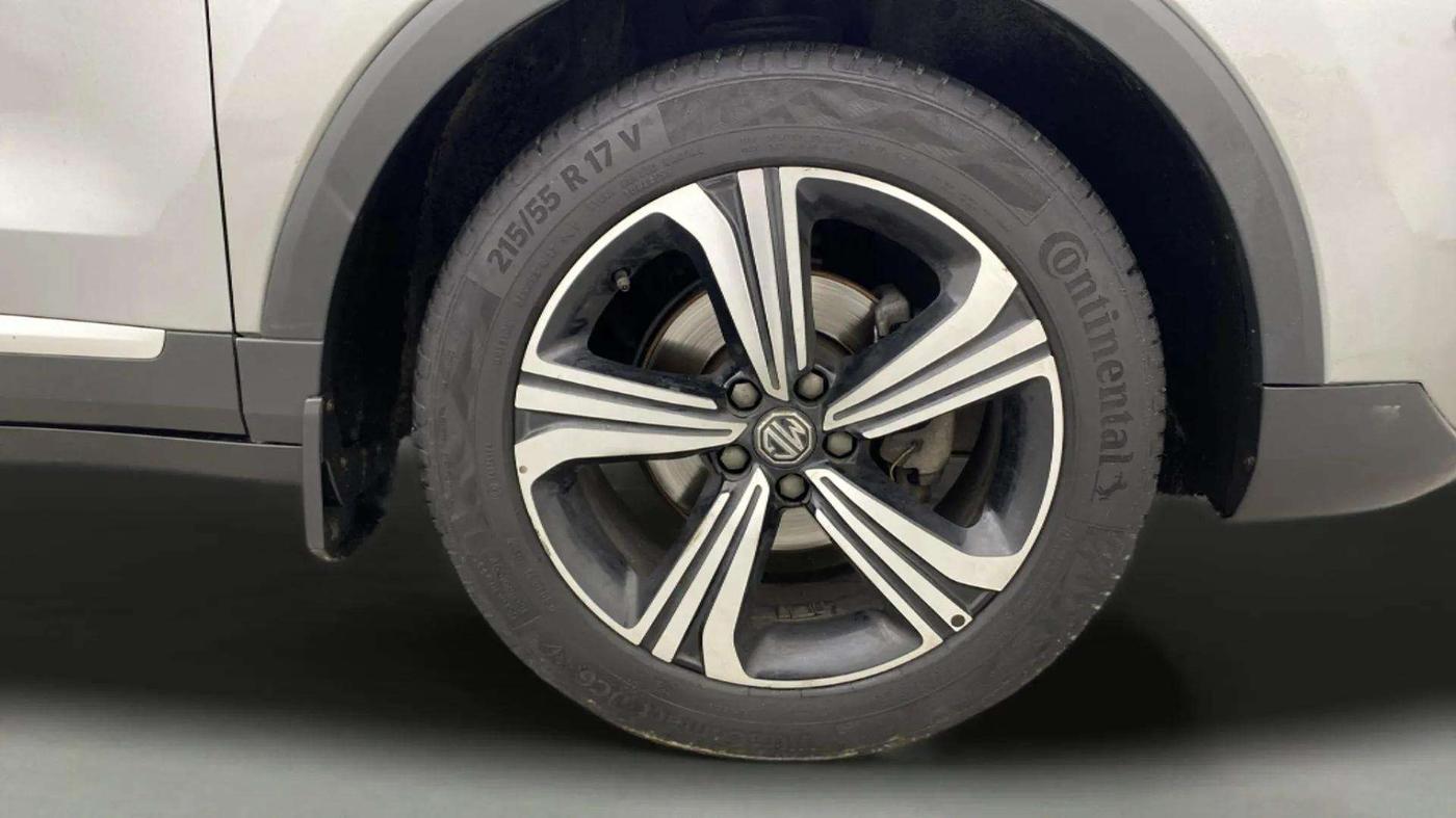 2022 MG ASTOR SAVVY 1.5 CVT, Petrol, Automatic, 36,626 km, Right Front Wheel