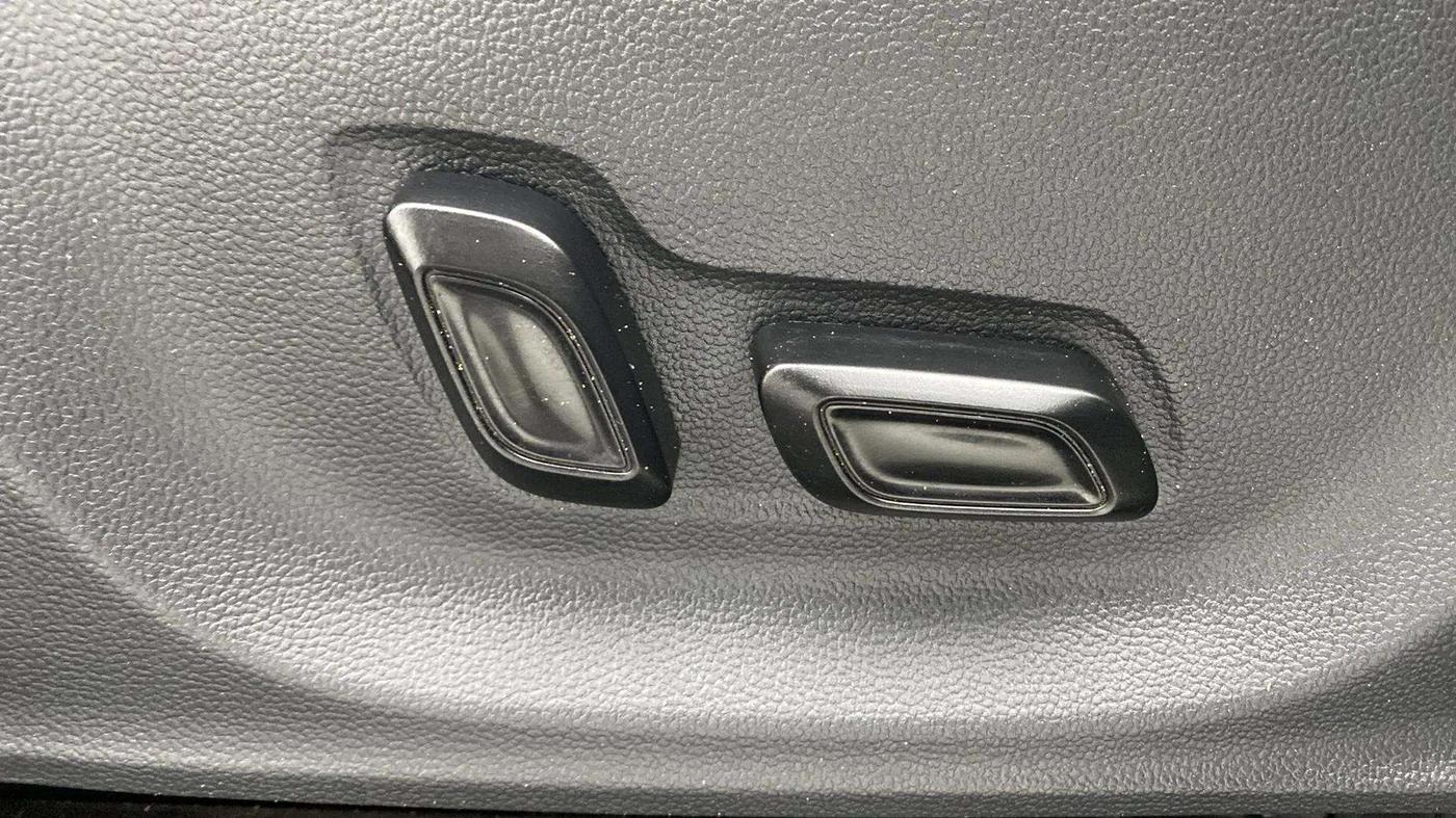 2022 MG ASTOR SAVVY 1.5 CVT, Petrol, Automatic, 36,626 km, Driver Side Adjustment Panel
