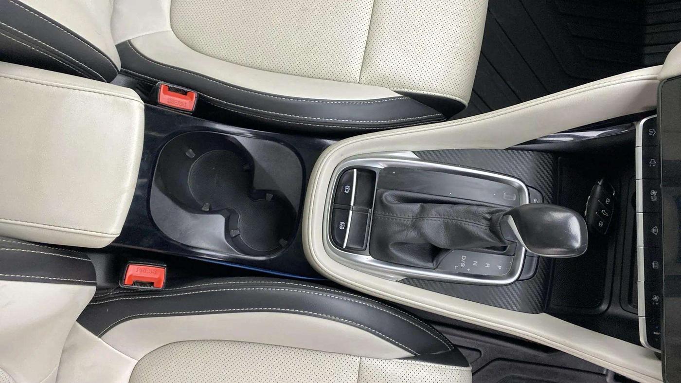 2022 MG ASTOR SAVVY 1.5 CVT, Petrol, Automatic, 36,626 km, Gear Lever