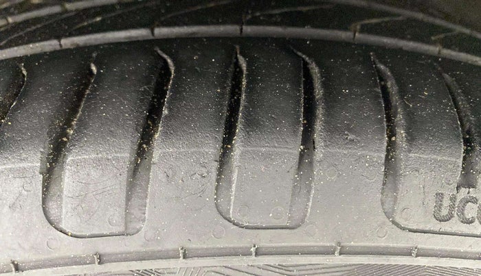 2022 MG ASTOR SAVVY 1.5 CVT, Petrol, Automatic, 36,526 km, Right Front Tyre Tread