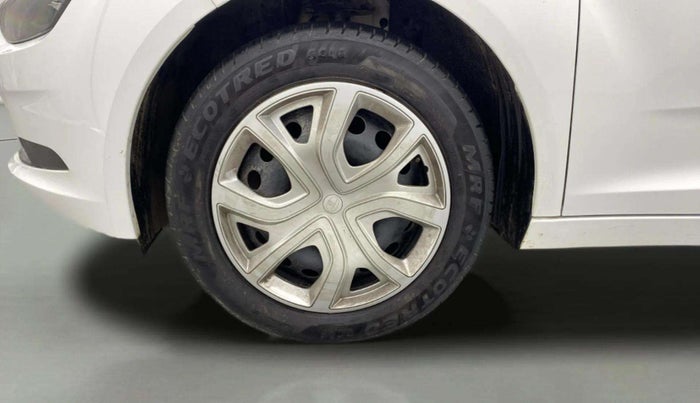 2024 Tata ALTROZ XM PLUS PETROL, Petrol, Manual, 10,162 km, Left Front Wheel