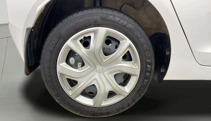 2024 Tata ALTROZ XM PLUS PETROL, Petrol, Manual, 10,162 km, Right Rear Wheel