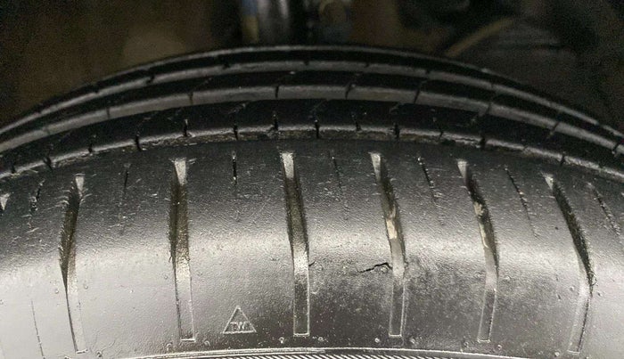 2022 Maruti Baleno DELTA PETROL 1.2, Petrol, Manual, 22,825 km, Right Front Tyre Tread