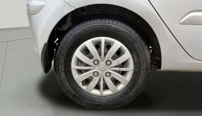 2013 Hyundai i10 SPORTZ 1.2 AT, Petrol, Automatic, 27,306 km, Right Rear Wheel