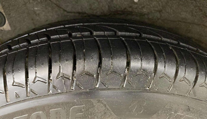 2013 Hyundai i10 SPORTZ 1.2 AT, Petrol, Automatic, 27,306 km, Right Rear Tyre Tread