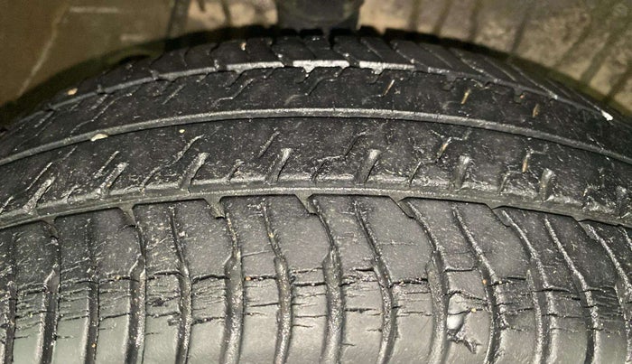 2017 Maruti Alto K10 VXI (O), Petrol, Manual, 35,543 km, Right Front Tyre Tread