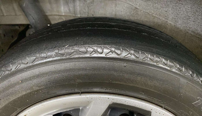 2015 Maruti Wagon R 1.0 VXI, Petrol, Manual, 53,763 km, Right Rear Tyre Tread
