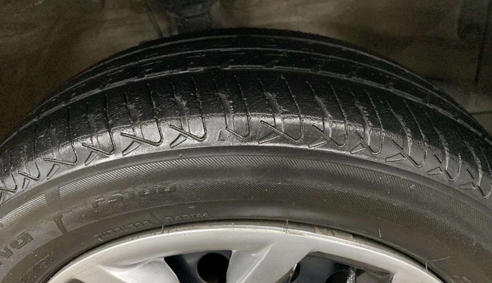 2015 Maruti Wagon R 1.0 VXI, Petrol, Manual, 53,763 km, Right Front Tyre Tread