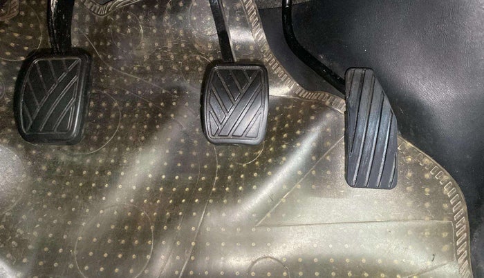 2015 Maruti Wagon R 1.0 VXI, Petrol, Manual, 53,763 km, Pedals