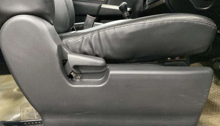 2015 Maruti Wagon R 1.0 VXI, Petrol, Manual, 53,763 km, Driver Side Adjustment Panel