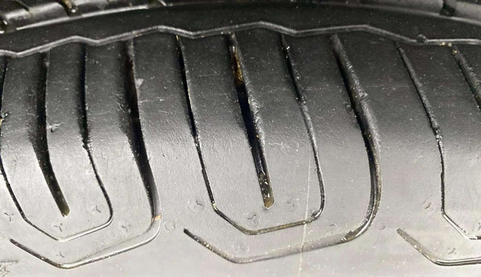 2020 Maruti S Cross ZETA AT 1.5, Petrol, Automatic, 80,983 km, Right Front Tyre Tread