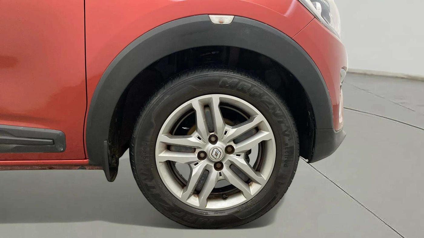 2020 Renault TRIBER RXZ, Petrol, Manual, 46,808 km, Right Front Wheel