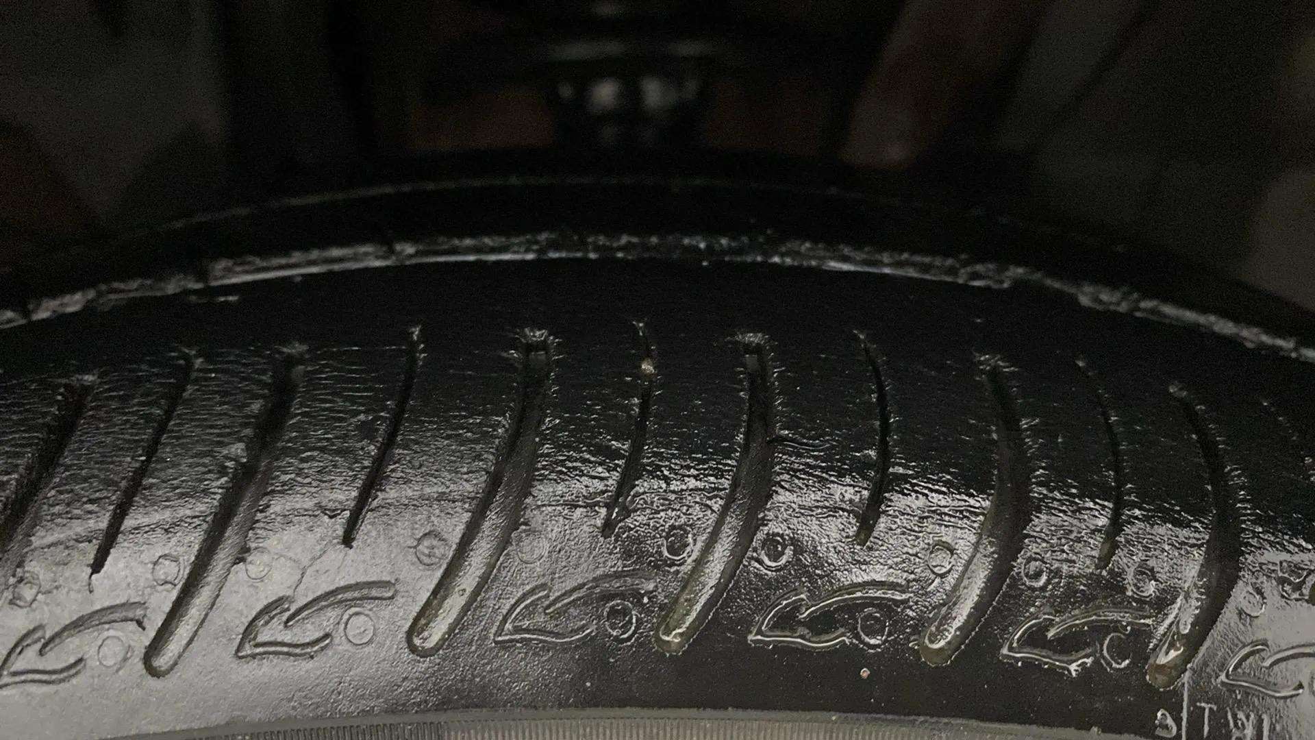 RHS-Front-Tyre-Tread-18
