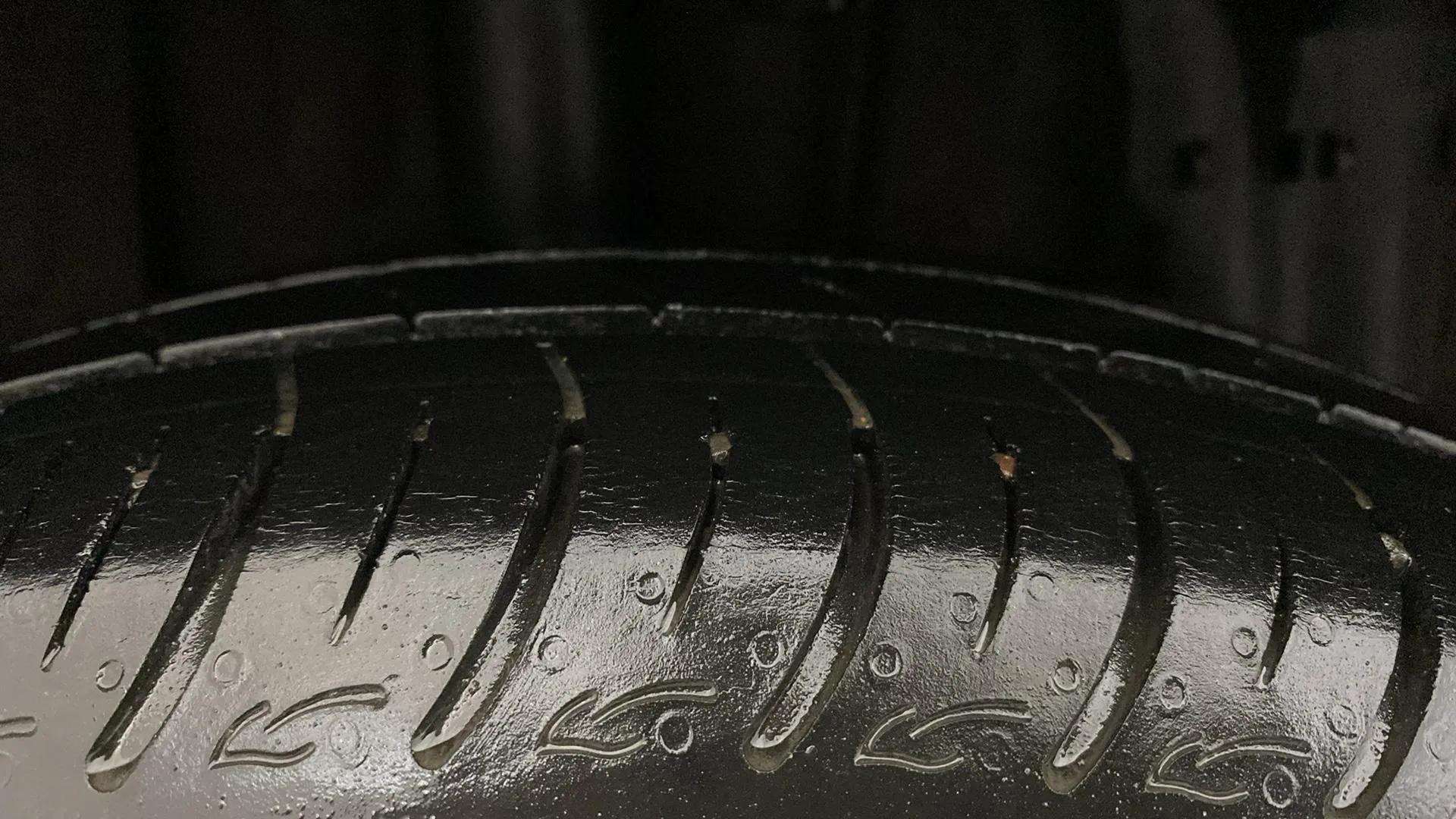 RHS-Rear-Tyre-Tread-19