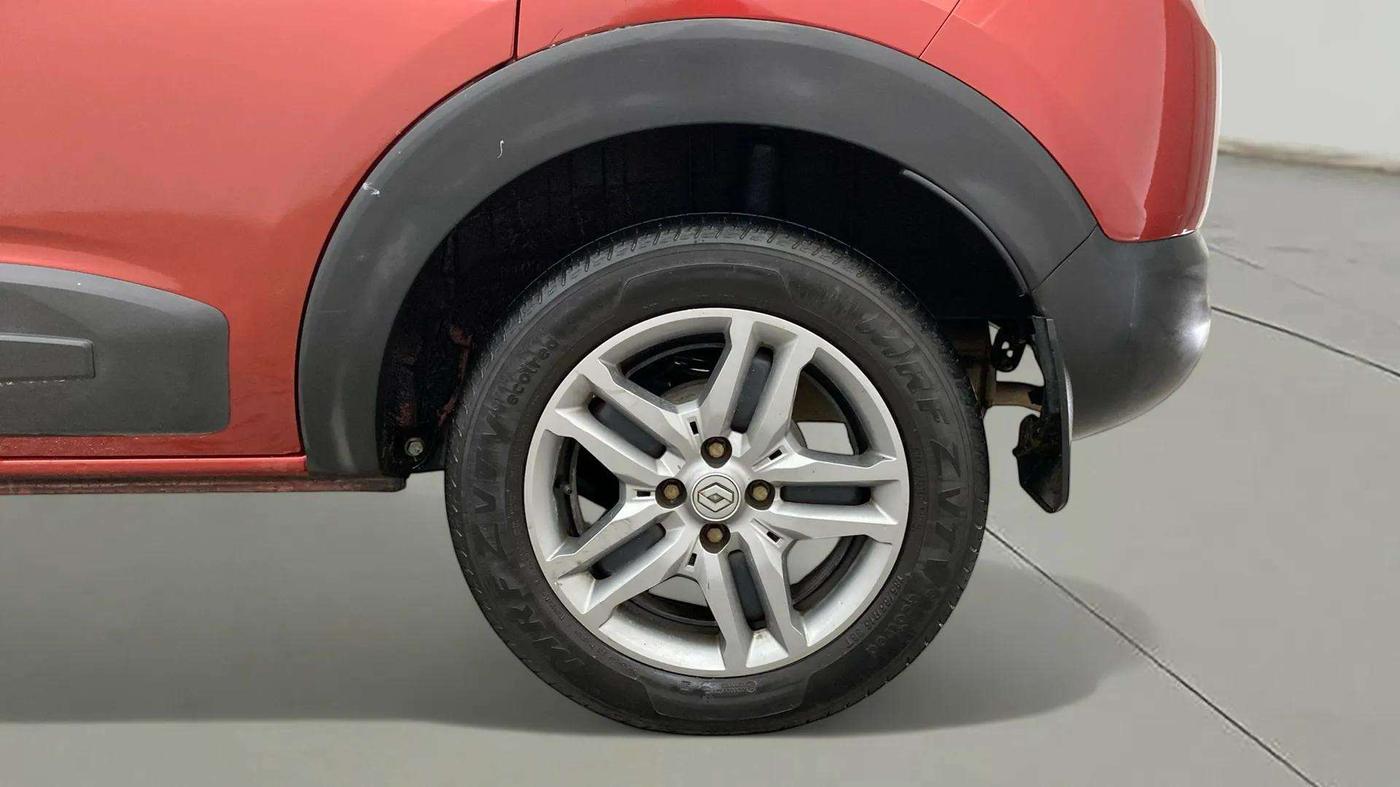 2020 Renault TRIBER RXZ, Petrol, Manual, 46,808 km, Left Rear Wheel